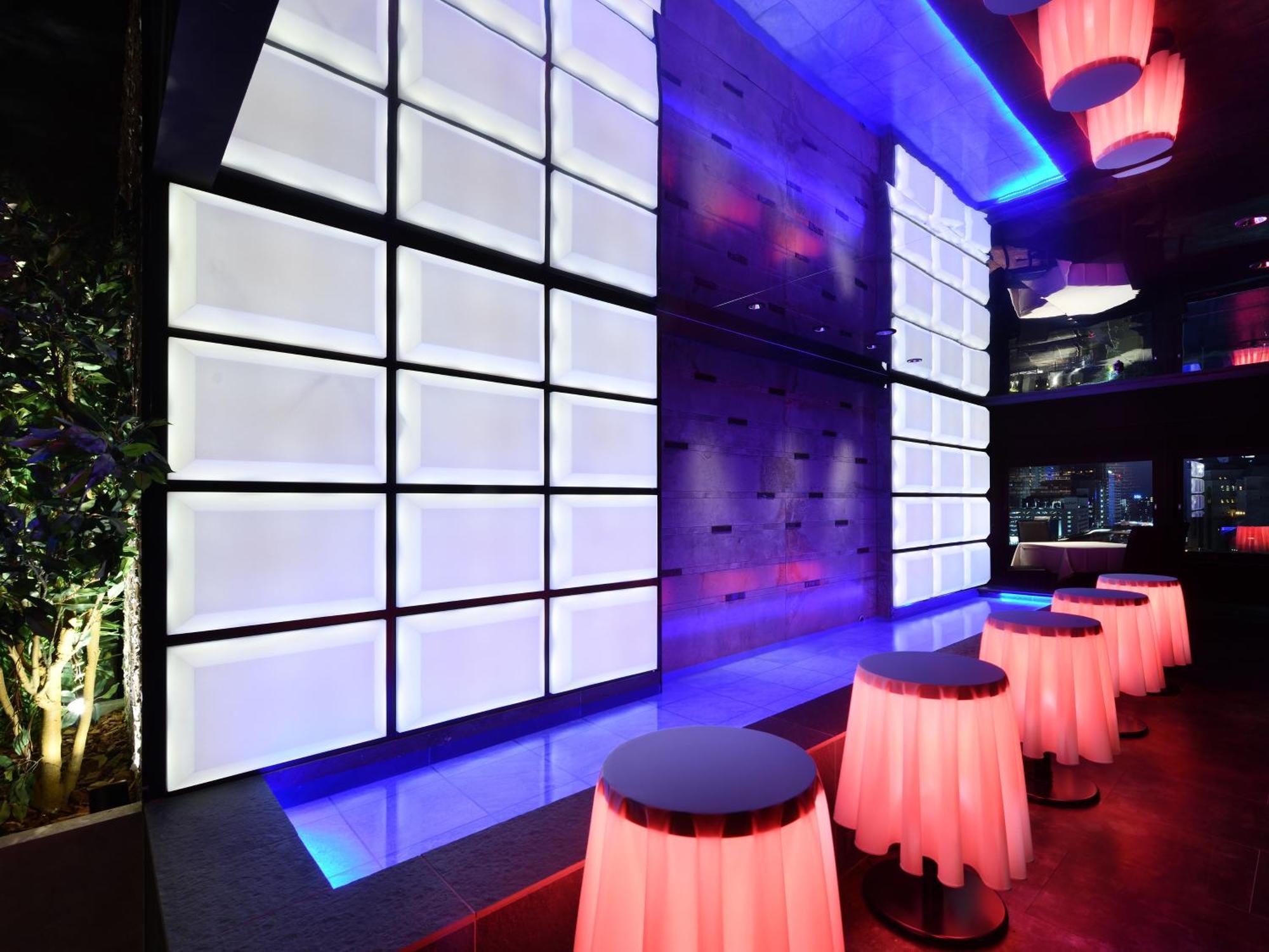 Port Tower 4*